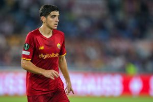 Roma midfielder Gonzalo Villar