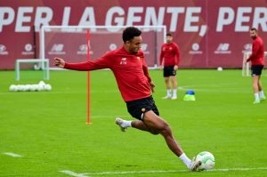 Roma defender Bryan Reynolds at training