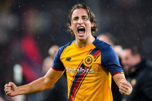 Edoardo Bove of Roma celebrates after the Serie A match between Genoa CFC and AS Roma at Stadio Luigi Ferraris on November 21, 2021 in Genoa, Italia