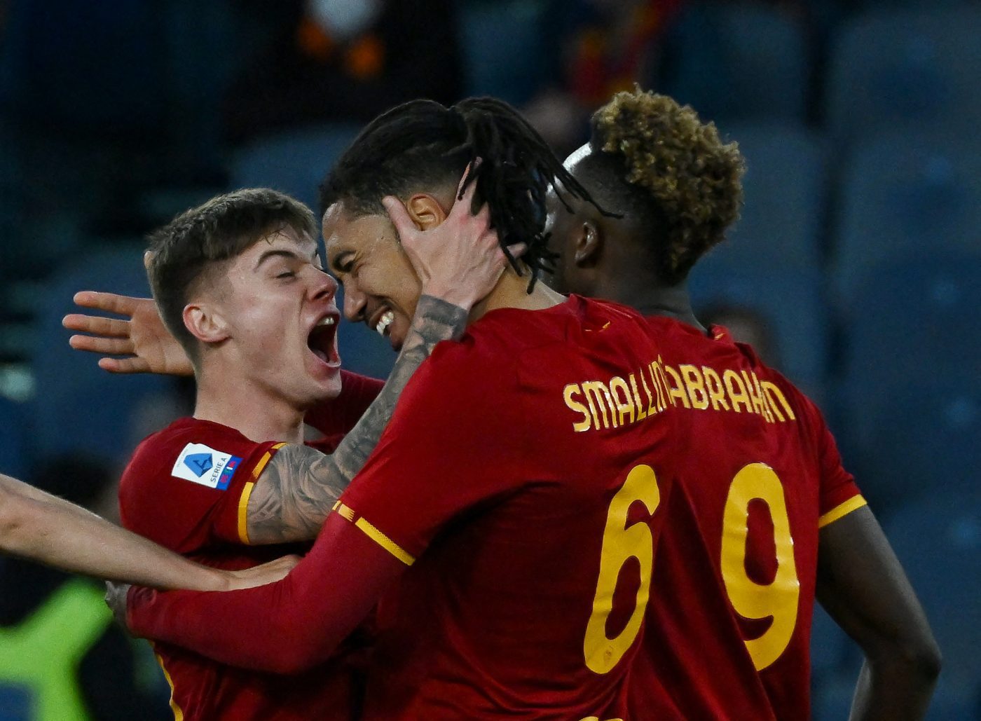 Roma 2-1 Salernitana: late goals from Perez and Smalling save the  Giallorossi