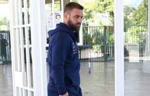 Daniele De Rossi arrives at the Italian national team's training centre.