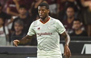 Gini Wijnaldum of AS Roma features against Salernitana