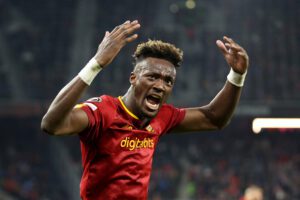 SALZBURG, AUSTRIA - FEBRUARY 16: Tammy Abraham of AS Roma reacts towards the fans during the UEFA Europa League knockout round play-off leg one match between FC Salzburg and AS Roma at Football Arena Salzburg on February 16, 2023 in Salzburg, Austria. (Photo by Adam Pretty/Getty Images)