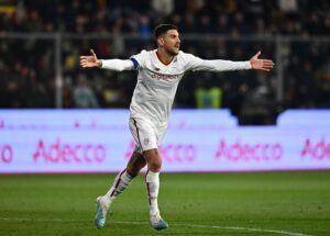 CREMONA, ITALY - FEBRUARY 28: Lorenzo Pellegrini of AS Roma reacts during the Serie A match between US Cremonese and AS Roma at Stadio Giovanni Zini on February 28, 2023 in Cremona, Italy. (Photo by Alessandro Sabattini/Getty Images)