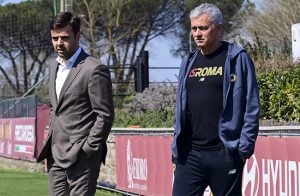 Jose Mourinho speaks to Tiago Pinto
