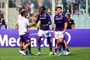 Fiorentina's Ivory Coast's forward Christian Kouame (C) celebrates after scoring an equalizer during the Italian Serie A football match between Fiorentina and Juventus on September 3, 2022 at the Artemio-Franchi stadium in Florence. (Photo by Vincenzo PINTO / AFP) (Photo by VINCENZO PINTO/AFP via Getty Images)
