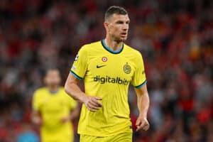 LISBON, PORTUGAL - APRIL 11: Edin Dzeko of FC Internazionale in action during the UEFA Champions League quarterfinal first leg match between SL Benfica and FC Internazionale at Estadio do Sport Lisboa e Benfica on April 11, 2023 in Lisbon, Portugal. (Photo by Octavio Passos/Getty Images)