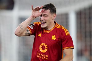 ROME, ITALY - OCTOBER 05: Andrea Belotti of AS Roma celebrates after scoring the team's second goal during the UEFA Europa League match between AS Roma and Servette FC at Stadio Olimpico on October 05, 2023 in Rome, Italy. (Photo by Paolo Bruno/Getty Images)