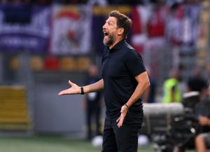 FROSINONE, ITALY - SEPTEMBER 28: Eusebio Di Francesco head coach of Frosinone Calcio reacts during the Serie A TIM match between Frosinone Calcio and ACF Fiorentina at Stadio Benito Stirpe on September 28, 2023 in Frosinone, Italy. (Photo by Giuseppe Bellini/Getty Images)