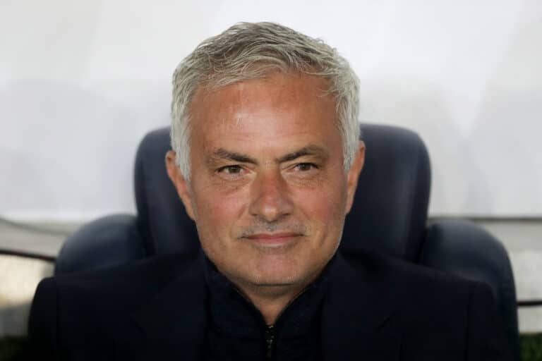 Mourinho takes shot at Roma