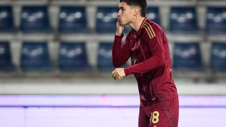 Matías Soulé describes life at Roma, praises fans’ passion